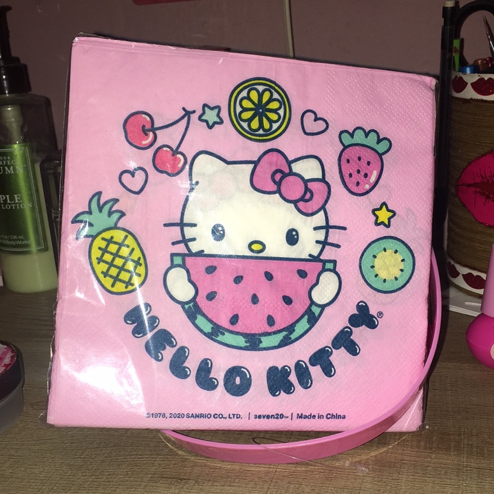 Hello Kitty napkins